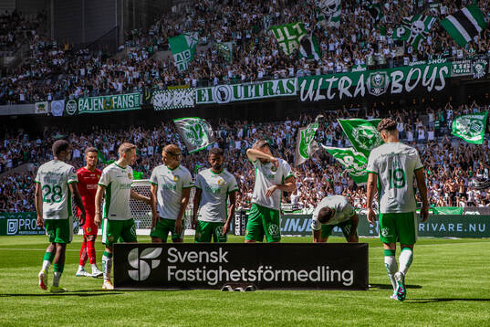 Hammarbys spelare innan fotograferingen av startelvan
