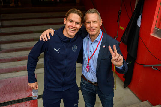 Helsingborgs Taylor Silverholt och ordförande Fredrik