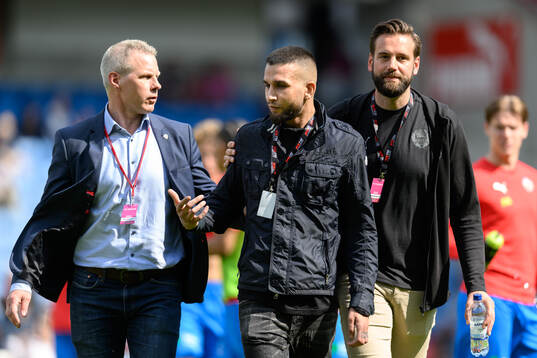 Helsingborgs ordförande Fredrik Karlsson, en supporter och
