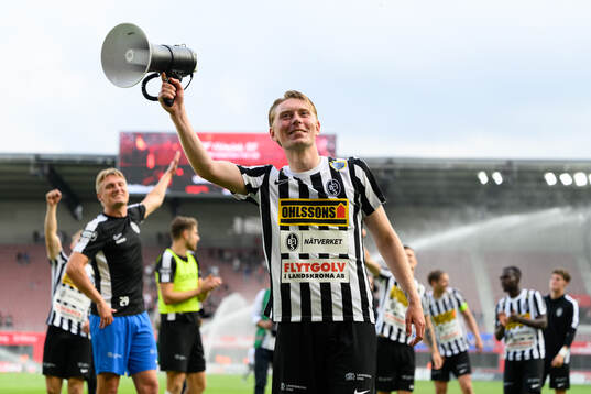 Landskronas Adam Egnell jublar