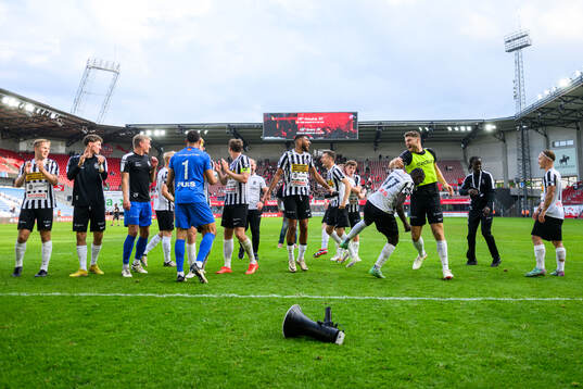 Landskrona spelare jublar