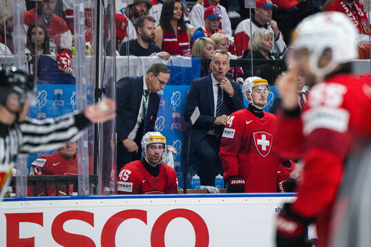 Assistant coach Tommy Albelin of Switzerland