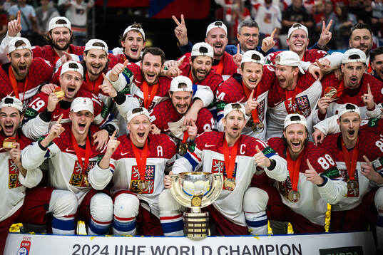 Bläddra bland fler bilder av 2024 IIHF Ice Hockey World Championship, final, Switzerland - Czech Republic 
