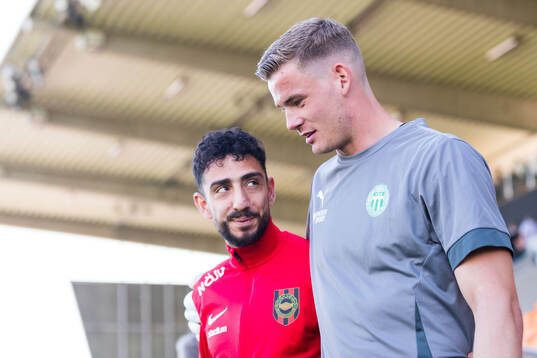 Brommapojkarnas Daleho Irandust och Västerås målvakt