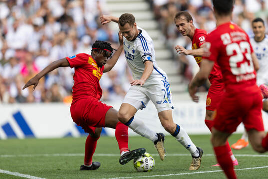 [DK=20240526: Viktor Claesson, FC København stoppes af