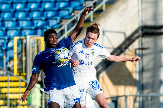 Trelleborgs Abel Ogwuche och GIF Sundsvalls Marcus Burman