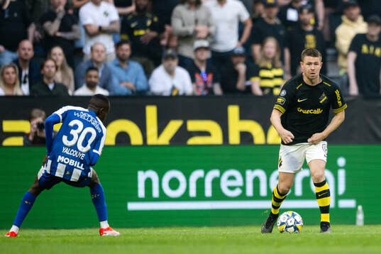 IFK Göteborgs Malick Junior Yalcouye och AIKs Mads Døhr