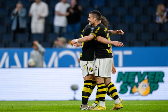 AIKs Dino Besirovic och Bersant Celina jublar