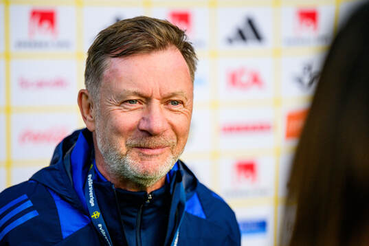 Head coach Peter Gerhardsson of Sweden at a training