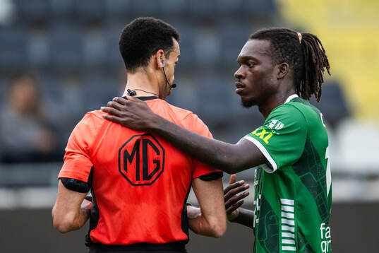 Domare Farouk Nehdi och Brages Ieltsin Jeronimo Semedo