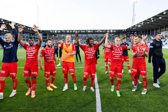 Värnamos spelare jublar