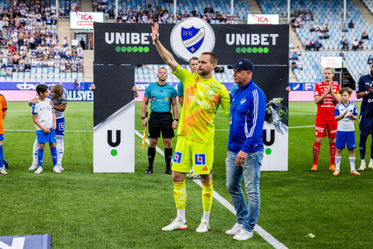 IFK Norrköpings målvakt Oscar Jansson uppmärksammas