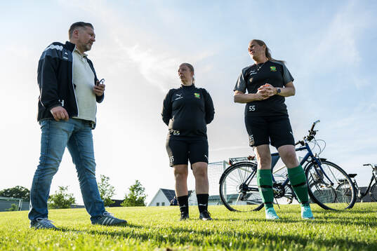 Ödåkras ordförande Thomas Hansen, Emma Aronsson och Anna
