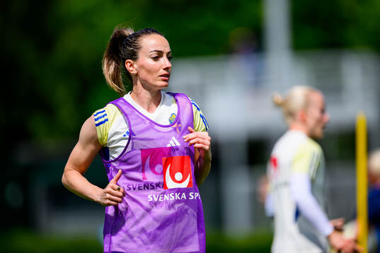 Kosovare Asllani of Sweden at a training session