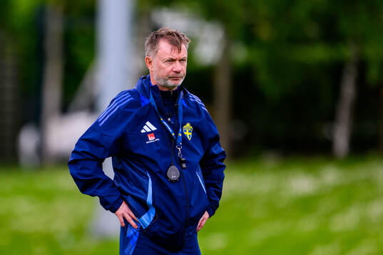 Head coach Peter Gerhardsson of Sweden at a training session
