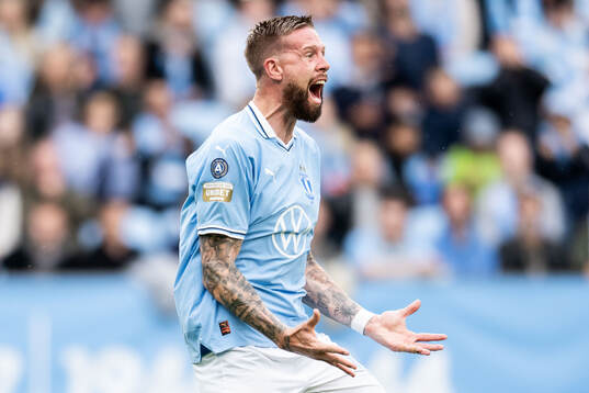 Malmö FFs Pontus Jansson reagerar