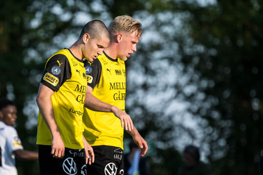 Mjällbys Rasmus Wikström och Herman Johansson deppar