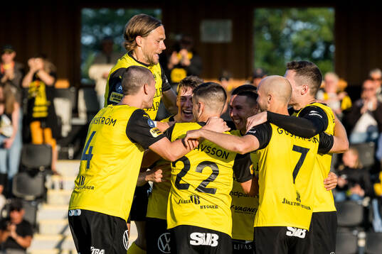 Bläddra bland fler bilder av Fotboll, Allsvenskan, Mjällby - Häcken