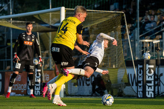 Mjällbys Herman Johansson och Häckens Adam Lundkvist