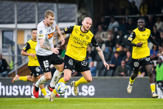 Häckens Simon Gustafson och Mjällbys Adam Ståhl