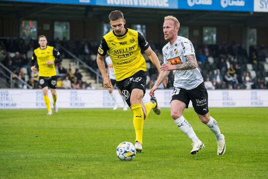 Mjällbys Arvid Brorsson och Häckens Mikkel Rygaard Jensen