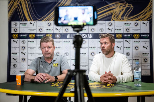 Mjällbys tränare Anders Torstensson och Häckens tränare