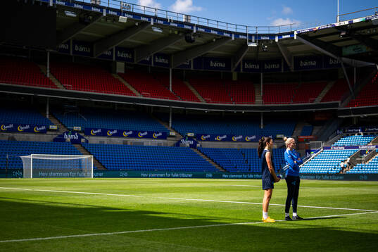 Ingrid Syrstad Engen and Gemma Grainger, head coach of the