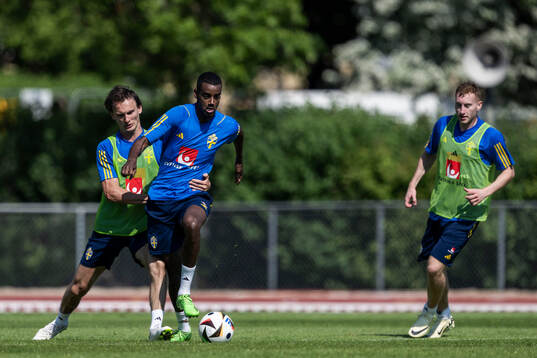 Hjalmar Ekdal and Alexander Isak of the Swedish men's
