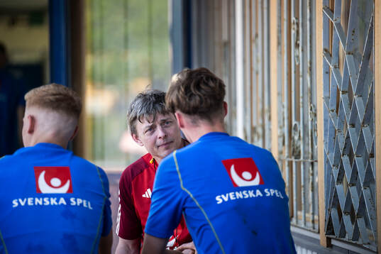 Head coach Jon Dahl Tomasson of the Swedish men's national