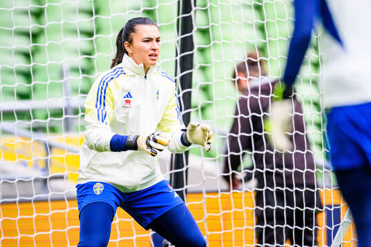 Goalkeeper Zecira Musovic of Sweden
