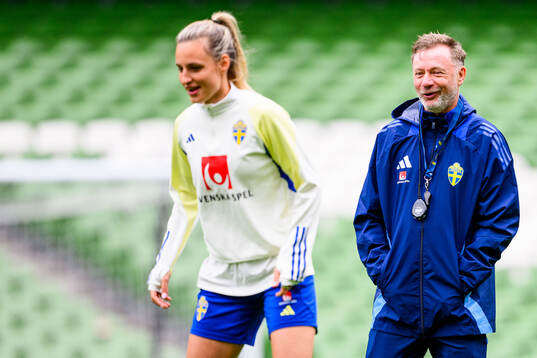 Nathalie Björn and Head coach Peter Gerhardsson of Sweden
