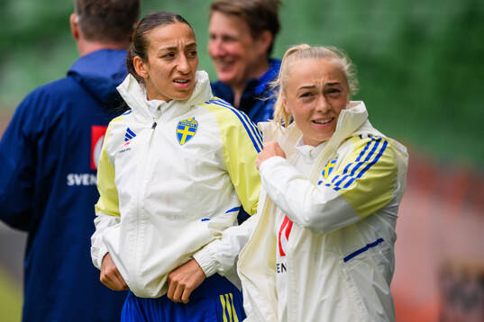 Rusul Rosa Kafaji and Hanna Bennison of Sweden