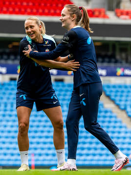 Lisa Fjeldstad Naalsund and Caroline Graham Hansen of the