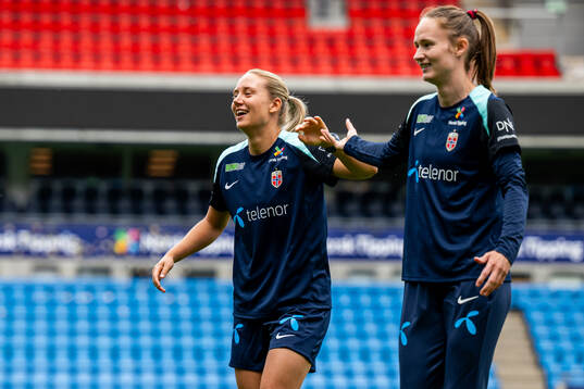 Lisa Fjeldstad Naalsund and Caroline Graham Hansen of the