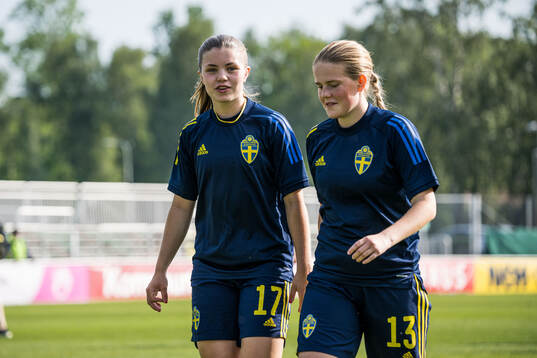 Emma Theoren and Märta Ankarcrona of Sweden