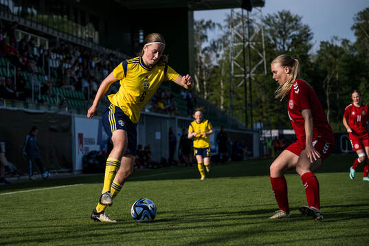 Emma Broddheimer of Sweden and Andrea Termansen of Denmark
