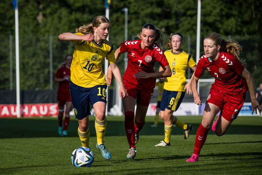 Hannah Sjödahl of Sweden and Josefine Valvik and Carli