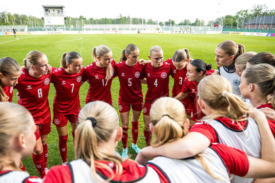 Emilie Holt, Josefine Valvik, Laura Colstrup, Maya Lefeuvre
