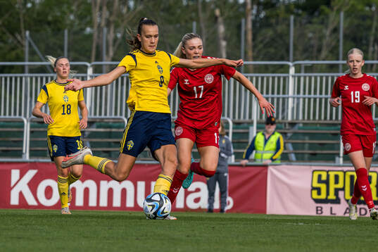 Bianca Hultbäck Nattland of Sweden and Laura Colstrup of