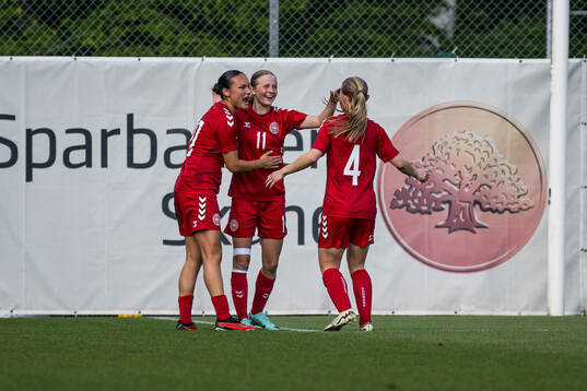 Alma Aagaard, Sara Amby and Andrea Termansen of Denmark