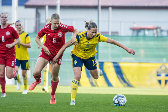Julie Berkop of Denmark and Matilda Ekblom of Sweden