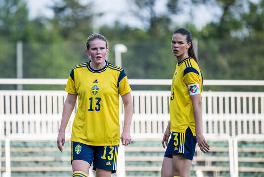 Märta Ankarcrona and Bella Andersson of Sweden