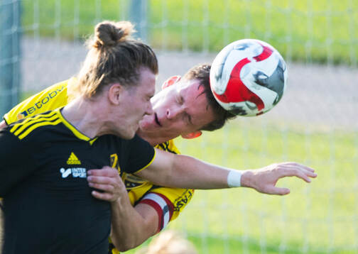 IFK Hässleholms Axel Henriksson nickar i matchen i div. 2