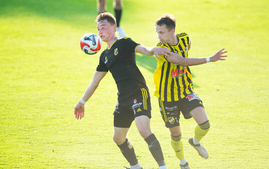 Räppes Albin Önneflod och IFK Hässleholms Philipp Berndt