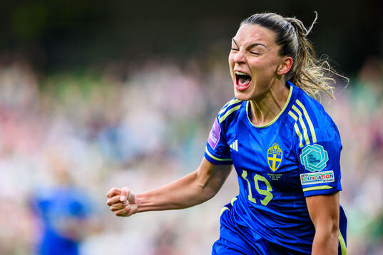 Bläddra bland fler bilder av Football, UEFA Women's Euro Qualifier, Ireland - Sweden