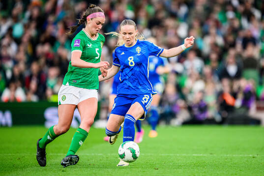 Caitlin Hayes of Ireland and Matilda Vinberg of Sweden
