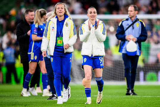 Hanna Glas ans Kosovare Asllani of Sweden
