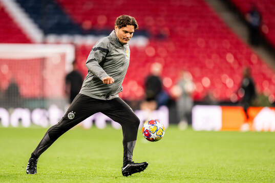 Head coach Edin Terzic of Dortmund