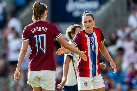 Caroline Graham Hansen and Vilde Bøe Risa of Norway