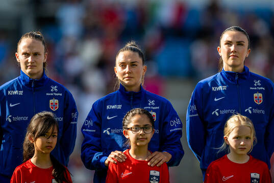 Caroline Graham Hansen, Vilde Bøe Risa and Ingrid Syrstad